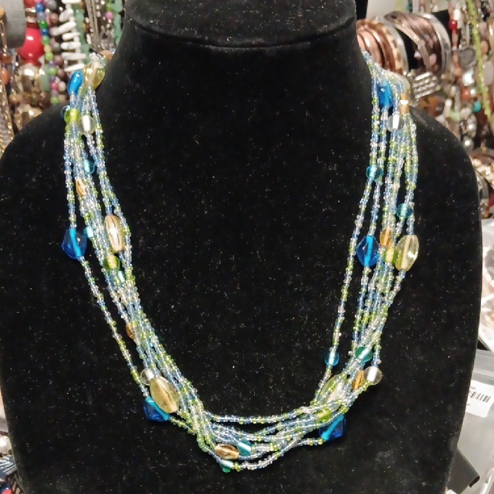 Elegant Multicolor Beaded Necklace